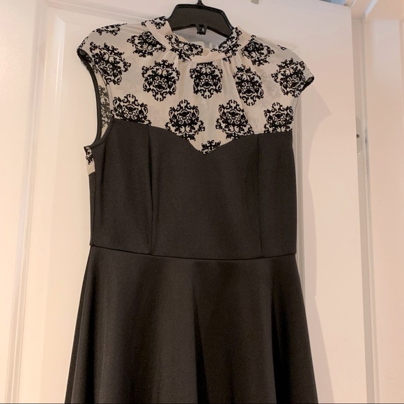 Modcloth Dressed to Express Skater Dress M - Picture 2 of 5